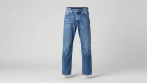 Best Colored Jeans for Curvy Women: 6 Shades for 2026