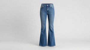 Best Petite Flare Jeans for Plus Sizes in 2026