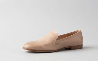 Best Shoes for Airport Travel: Comfy Slip-On Picks 2026